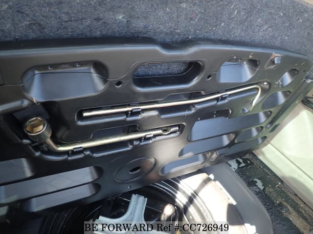 2005 FORD ESCAPE XLT image 30