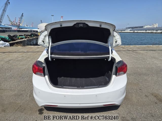 2012 HYUNDAI AVANTE (ELANTRA) image 11