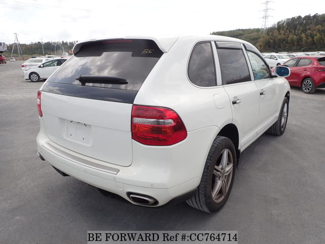 2010 PORSCHE CAYENNE image 5