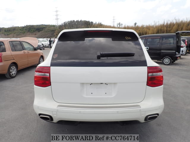 2010 PORSCHE CAYENNE image 4