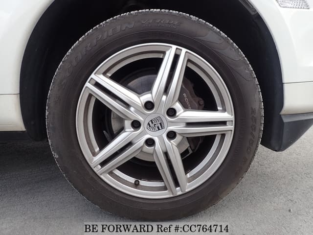 2010 PORSCHE CAYENNE image 12