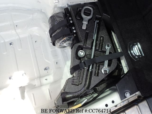 2010 PORSCHE CAYENNE image 30