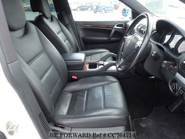 2010 PORSCHE CAYENNE image 25