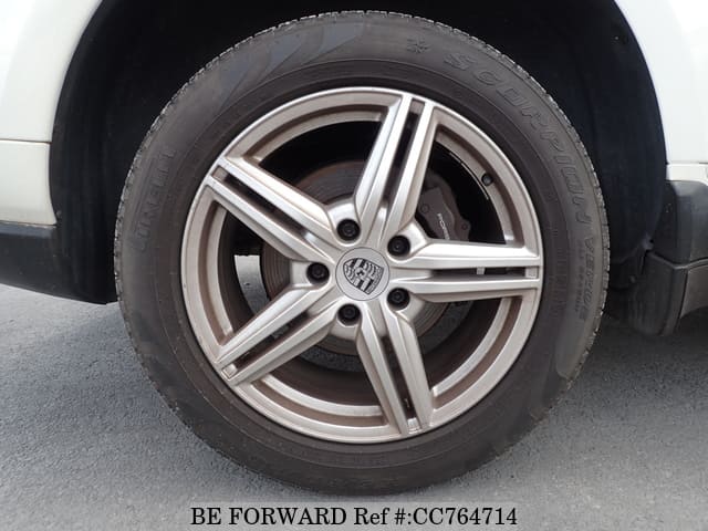 2010 PORSCHE CAYENNE image 11