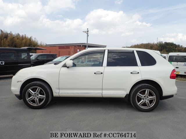 2010 PORSCHE CAYENNE image 2