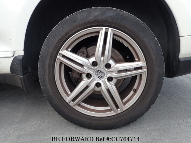 2010 PORSCHE CAYENNE image 10