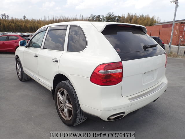 2010 PORSCHE CAYENNE image 3