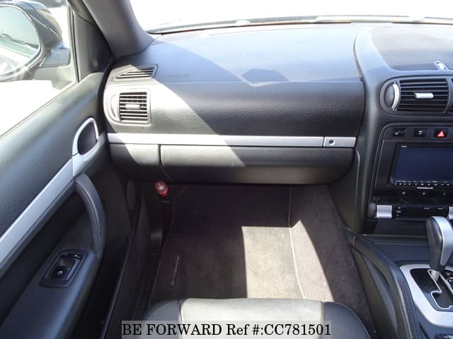 2009 PORSCHE CAYENNE image 30