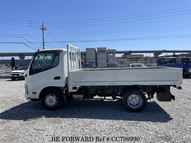 2010 HINO DUTRO image 2