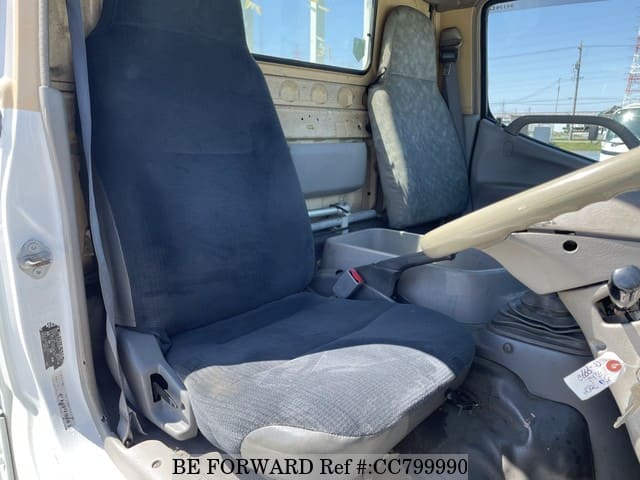 2010 HINO DUTRO image 17