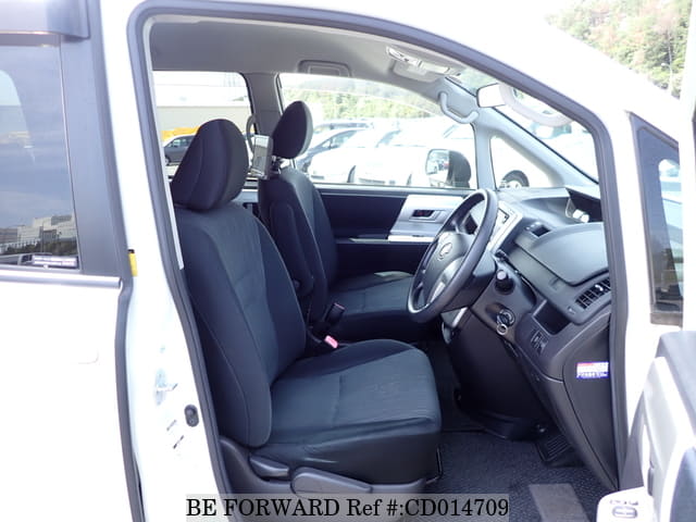 2012 TOYOTA VOXY Z image 25