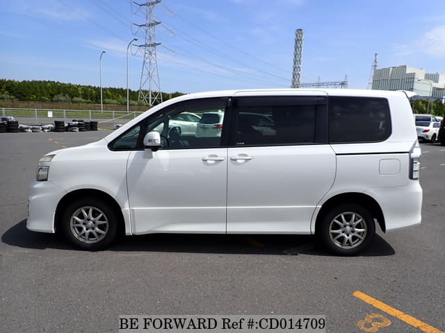 2012 TOYOTA VOXY Z image 2