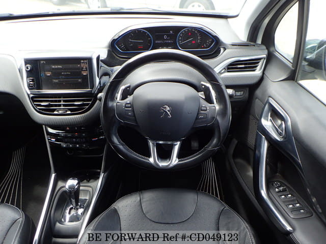2015 PEUGEOT 208 PREMIUM image 29