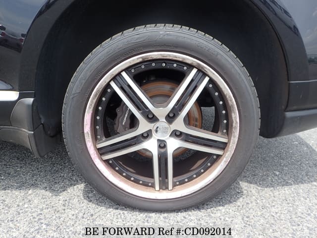 2009 PORSCHE CAYENNE image 10