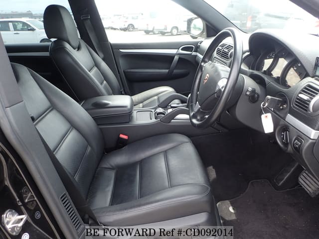 2009 PORSCHE CAYENNE image 25