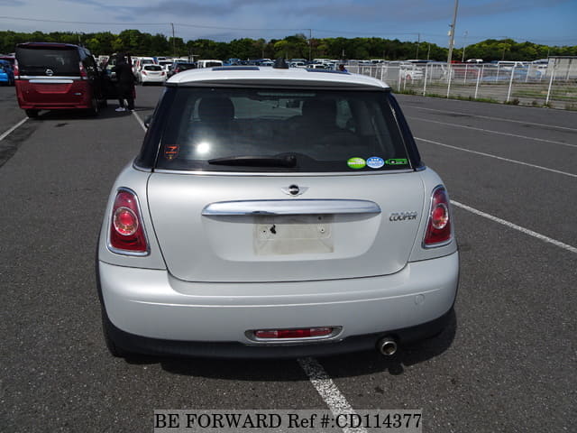 2011 BMW MINI COOPER image 4