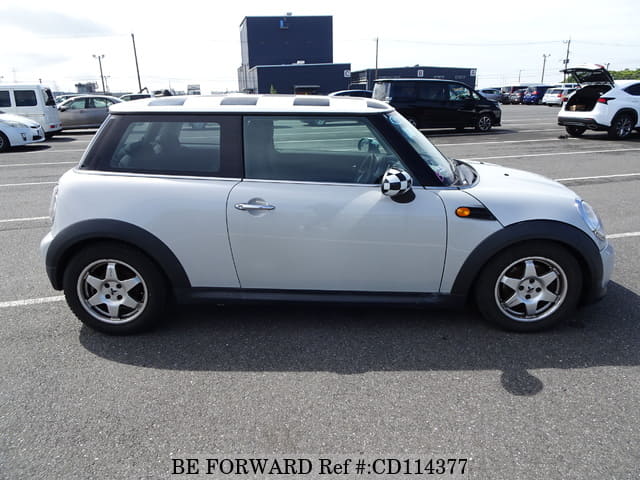 2011 BMW MINI COOPER image 6