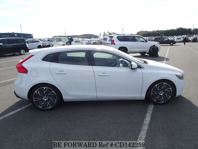 2016 VOLVO V40 D4 image 6