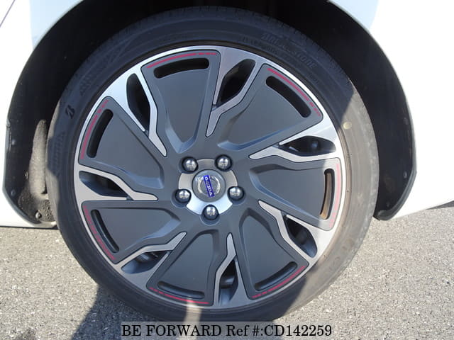 2016 VOLVO V40 D4 image 10