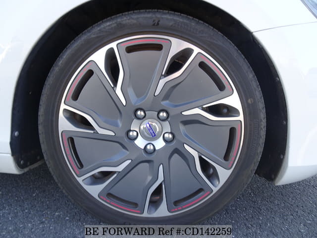 2016 VOLVO V40 D4 image 12