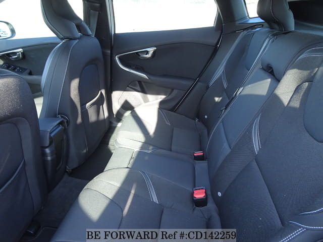 2016 VOLVO V40 D4 image 27