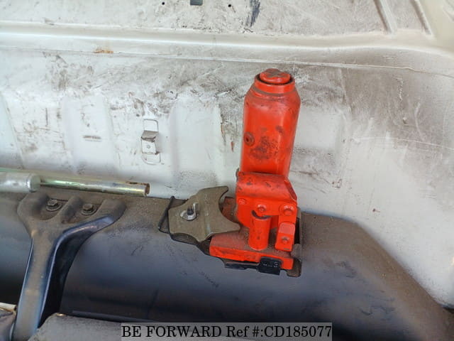 2005 HINO DUTRO image 23