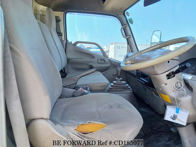 2005 HINO DUTRO image 17