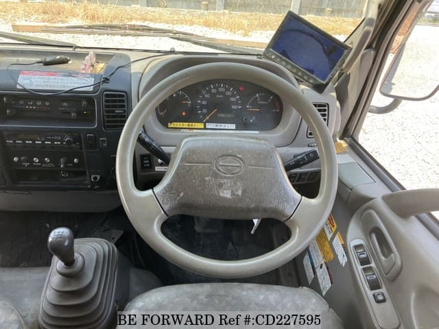 2009 HINO DUTRO image 23