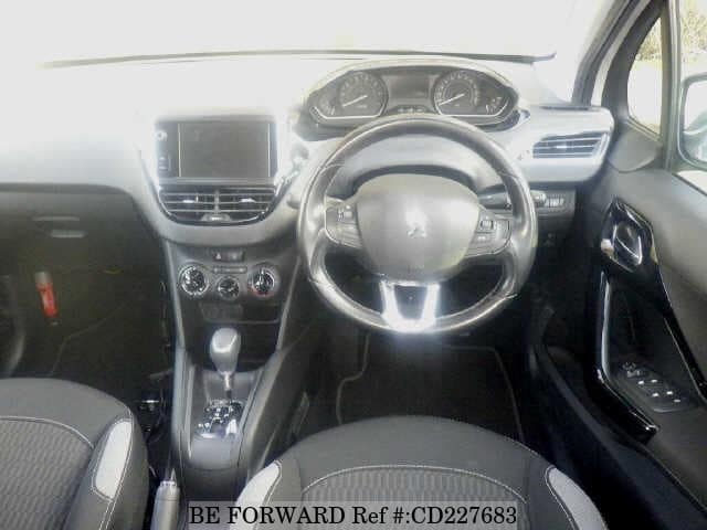 2016 PEUGEOT 208 STYLE image 3
