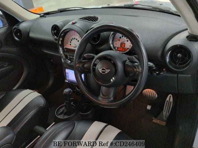2013 BMW MINI COOPER S CROSS OVER image 4