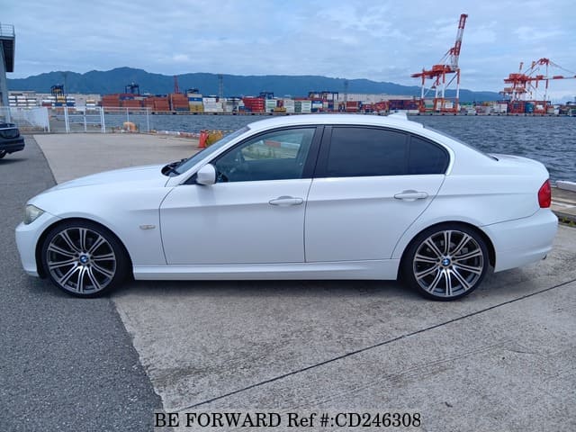 2011 BMW 3 SERIES 320I HIGHLINE PACKAGE image 2
