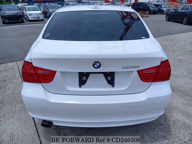 2011 BMW 3 SERIES 320I HIGHLINE PACKAGE image 4