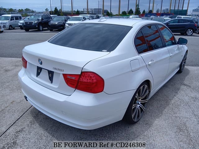 2011 BMW 3 SERIES 320I HIGHLINE PACKAGE image 5