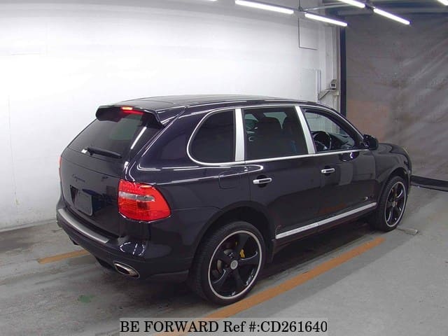 2010 PORSCHE CAYENNE image 2