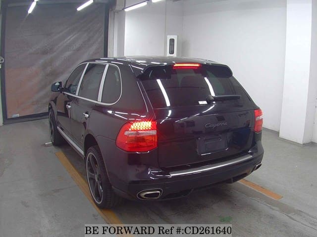 2010 PORSCHE CAYENNE image 5
