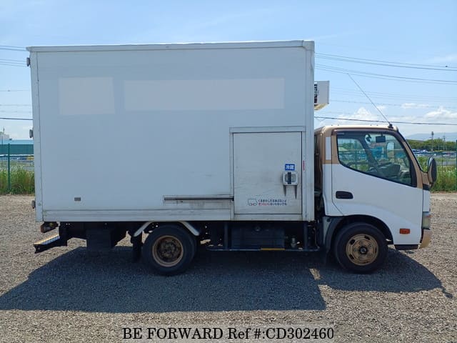 2009 HINO DUTRO image 6