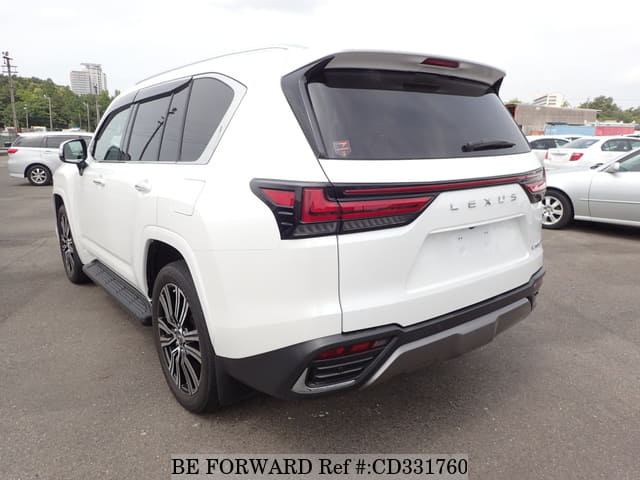 2022 LEXUS LX LX600 image 3