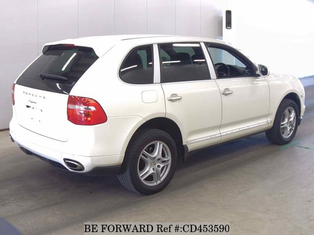 2010 PORSCHE CAYENNE image 2