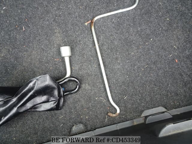 2009 TOYOTA VITZ B image 30