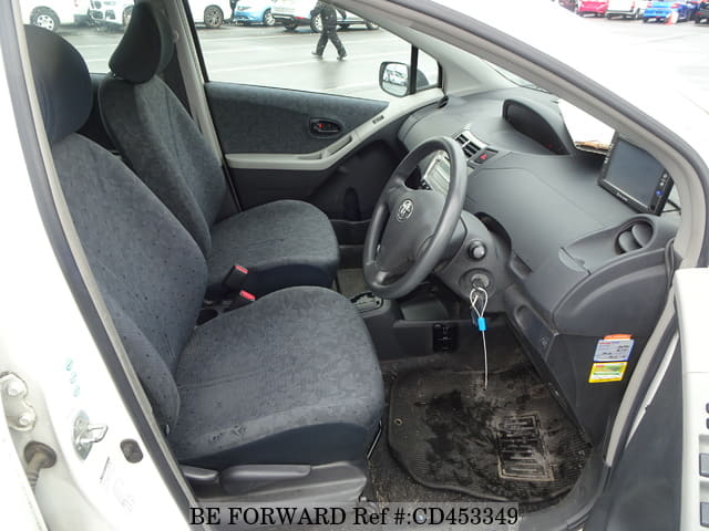 2009 TOYOTA VITZ B image 25