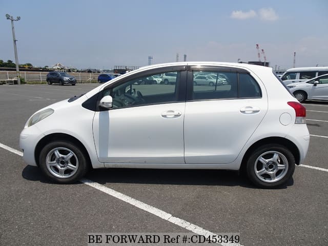 2009 TOYOTA VITZ B image 2