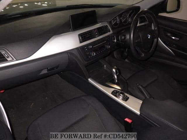 2013 BMW 3 SERIES 320I image 3