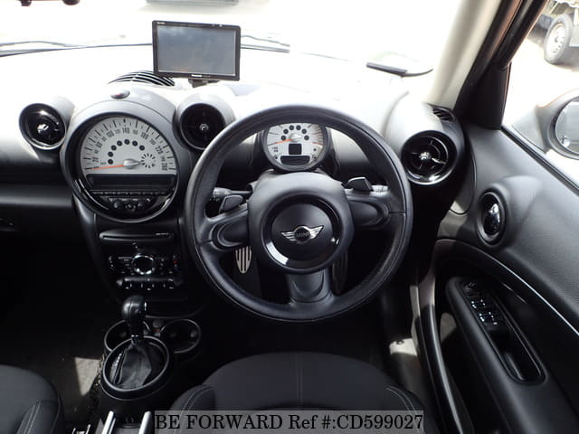 2013 BMW MINI COOPER S CROSS OVER image 30