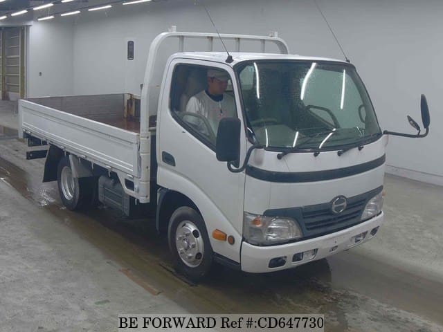 2011 HINO DUTRO image 4