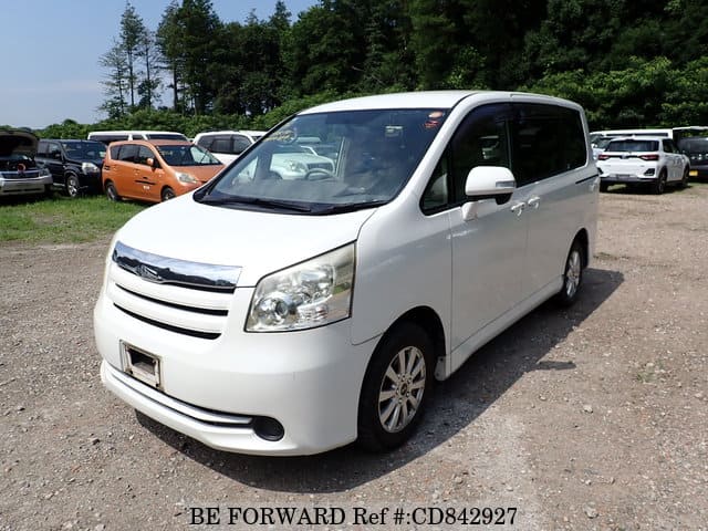 Toyota NOAH X L SELECTION — фото 1