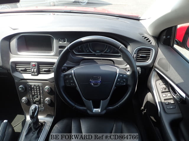 2014 VOLVO V40 T4 image 30