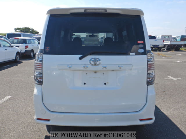 2009 TOYOTA VOXY Z image 4