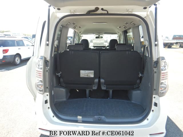 2009 TOYOTA VOXY Z image 29