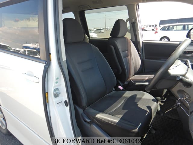 2009 TOYOTA VOXY Z image 25