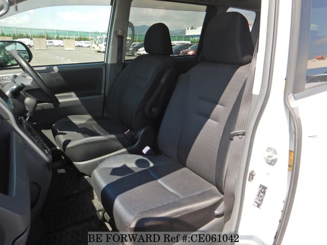 2009 TOYOTA VOXY Z image 26